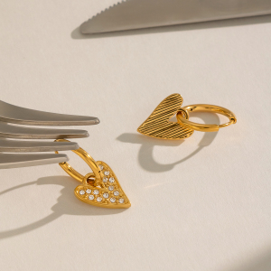 Boucles D'Oreilles Pendantes Pour Femme En Acier Inoxydable Doré, En Forme De Cœur, Étanches Et Ornées De Strass. h5 Image3