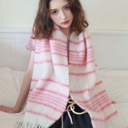 Écharpes d'hiver en laine et polyester à rayures douces et pompons de la série Simple