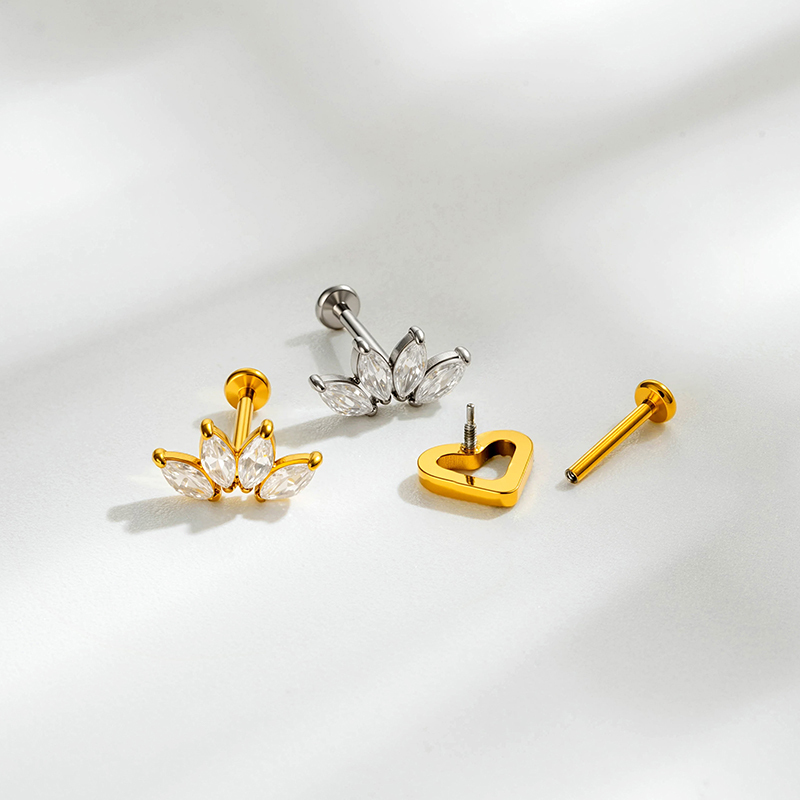 Boucles D'Oreilles Piercing Pour Femme, Style Simple, En Acier Inoxydable, Avec Cœur Et Papillon, Couleur Or, En Zircon. Image4