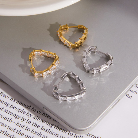 Boucles d'oreilles créoles pour femmes, luxueuses et simples, en acier inoxydable imperméable, couleur or, ornées de zircon, forme triangulaire patchwork.