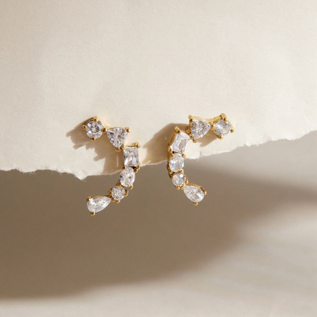 Boucles d'oreilles puces pour femmes, en acier inoxydable imperméable, couleur or, forme simple en C, ornées de zircon.