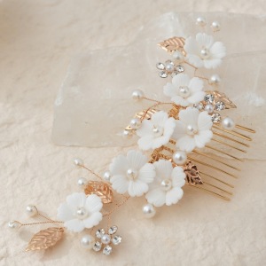 Collection Luxueuse De Coiffes De Mariée Élégantes En Résine, Ornées De Fleurs Et De Feuilles, Et De Perles Artificielles. h5 Image3