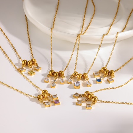 Colliers pendentifs pour femmes en acier inoxydable, étanches, couleur or, avec pompon et strass 2