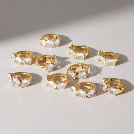 Boucles d'oreilles manchette d'oreille pour femme, élégantes et rondes, en acier inoxydable, couleur or, étanches, avec zircon. Collection Luxueuse