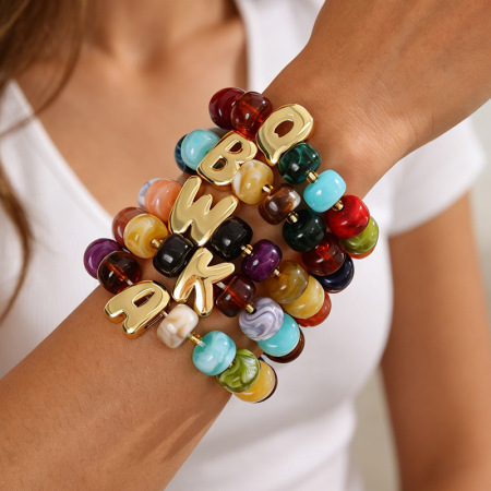 Bracelet de perles pour femme, collection Romantique, motif lettre quotidienne, en résine dorée.