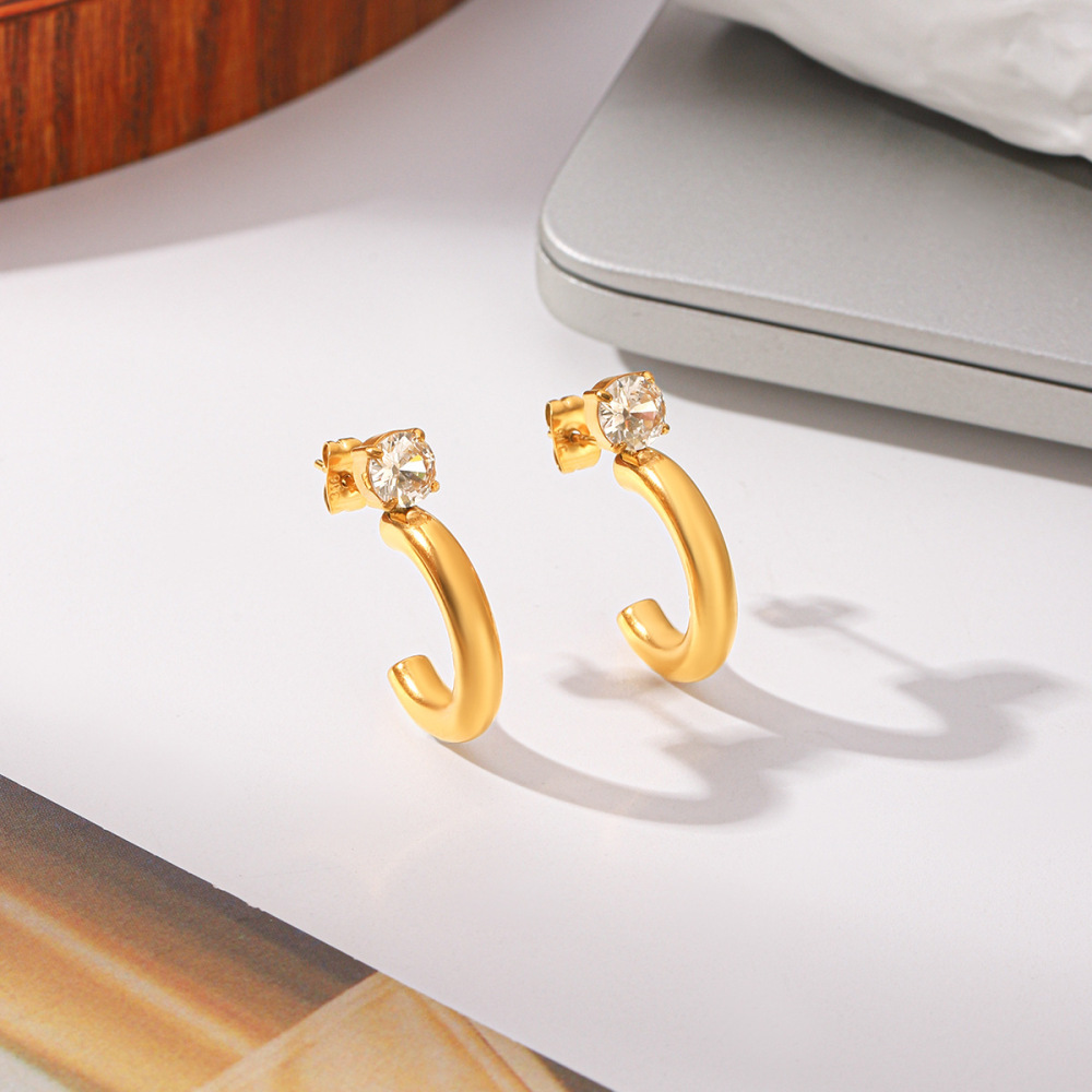 Boucles D'Oreilles Puces Pour Femmes Simple Series Daily Lines En Acier Inoxydable Étanche Couleur Or Et Zircon Image7