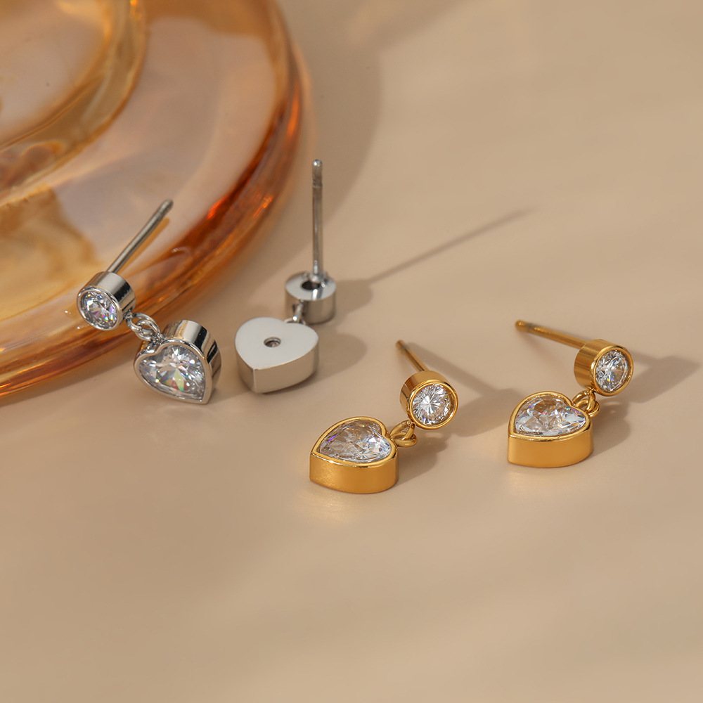 Boucles D'Oreilles Pendantes Pour Femme, En Acier Inoxydable, Couleur Or, Avec Zircon Et Motif Cœur Simple. Image3