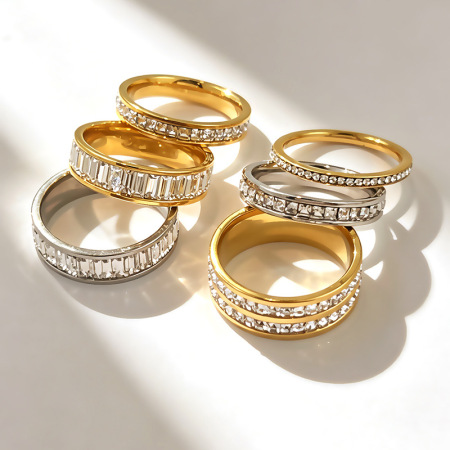 Bagues pour femmes en acier inoxydable doré, étanches, de forme géométrique simple et luxueuse, ornées de strass et de pierres précieuses, couleur or.