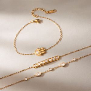 Bracelet À Breloques Pour Femme, Collection Simple, Forme Irrégulière, Chaîne En Acier Inoxydable Étanche Couleur Or Et Zircon. h5 Image3