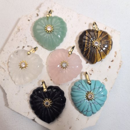 Pendentifs pour femmes en forme de cœur avec pierres naturelles et zircon 2