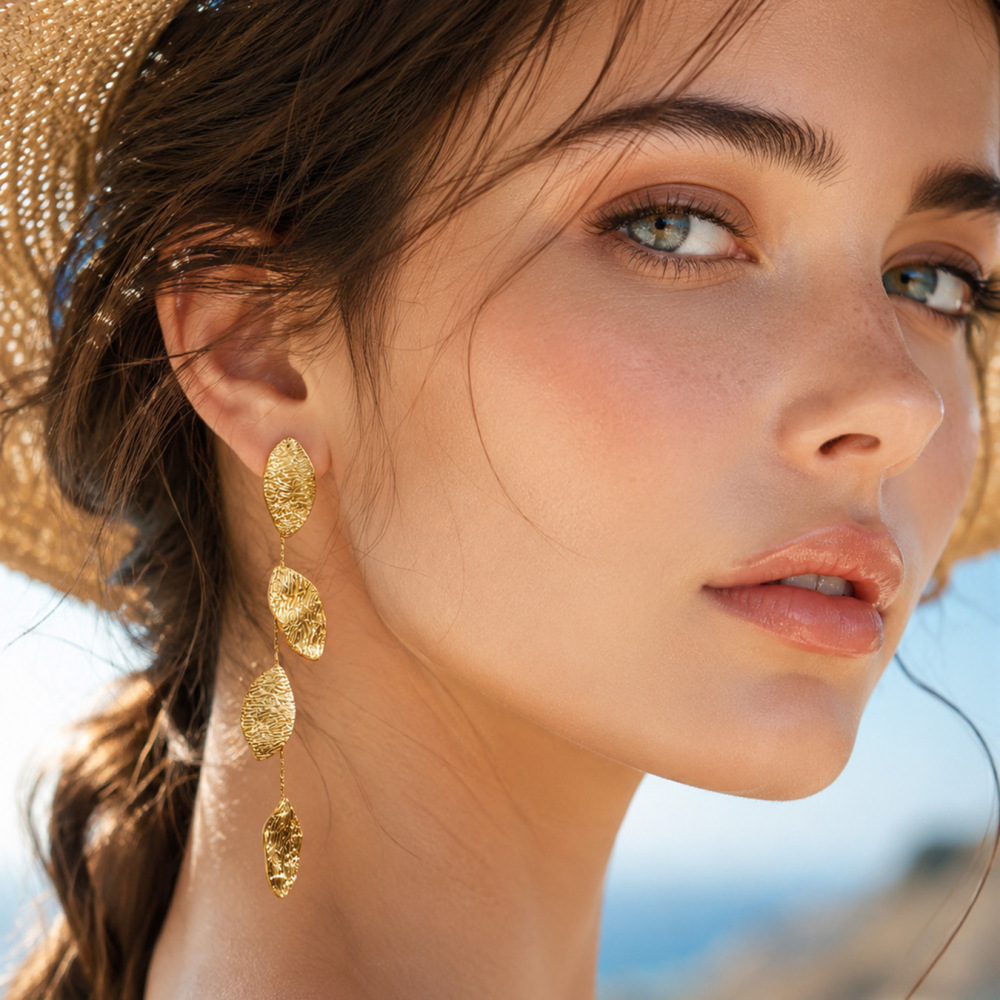 Boucles D'Oreilles Pendantes Pour Femme, Motif Patchwork De Feuilles, En Acier Inoxydable, Couleur Or, Collection Simple Series Vacation. Image2