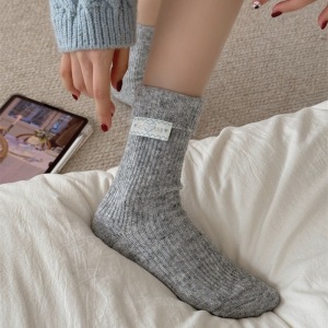 Chaussettes Mi-Mollet À Lettres Unies Basiques Et Légèrement Rebondissantes h5 Image4