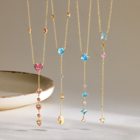 Collier pendentif élégant en forme de cœur en acier inoxydable, étanche, couleur or, avec zircon.