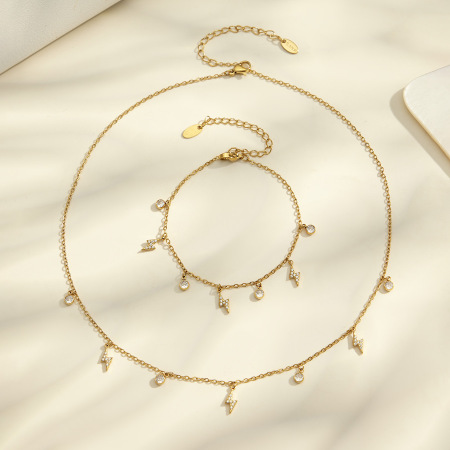 Colliers pendentifs pour femmes en acier inoxydable, forme ronde simple et élégante, étanche, couleur or, zircon. 2