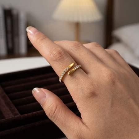 Bagues minimalistes pour femmes en acier inoxydable étanche avec strass 2