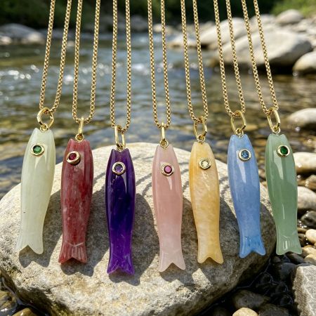 Pendentifs pour femmes en pierre naturelle en forme de poisson 2