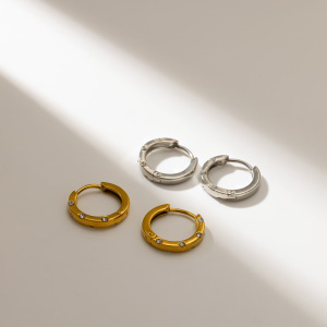 Boucles D'Oreilles Créoles Simples En Acier Inoxydable, Étanches, Couleur Or, Avec Strass, Pour Femmes h5 Image3