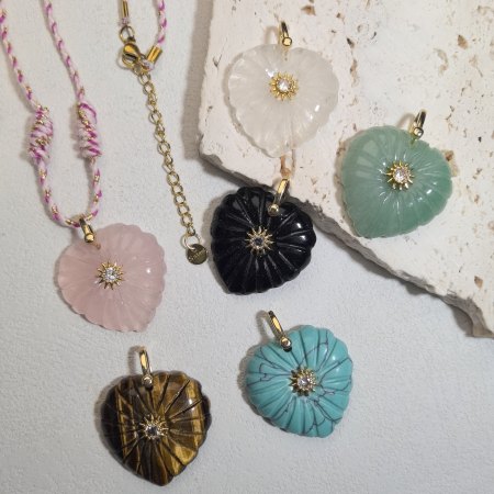 Pendentifs pour femmes en forme de cœur avec pierres naturelles et zircon