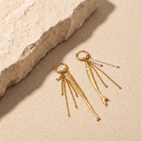 Boucles d'oreilles pendantes pour femmes, style rétro, pompon, en acier inoxydable, couleur or, étanches, avec motif poisson et pompon. Collection Simple. 2