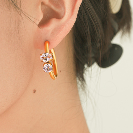 Boucles d'oreilles puces pour femmes Simple Series Daily Lines en acier inoxydable étanche couleur or et zircon 2