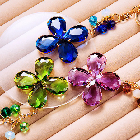 Porte-clés en cristal simple en forme de cœur et de trèfle de la série Luxueuse 2