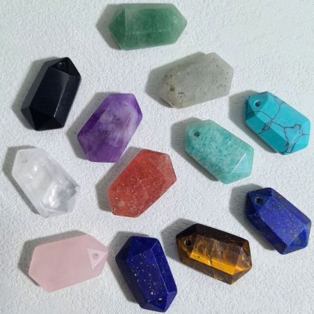 Pendentifs pour femmes en pierres naturelles de forme géométrique 2