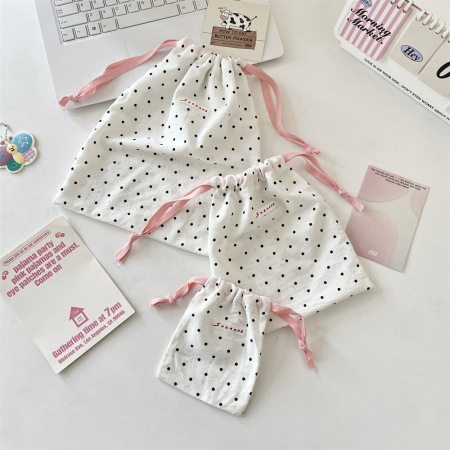 Sacs cadeaux en coton à pois doux de la collection Simple pour bijoux 2