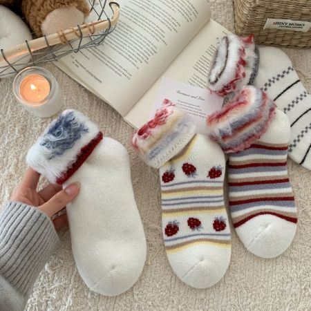 Chaussettes mi-mollet pour femmes, motif géométrique à rayures, illustration de Noël 2