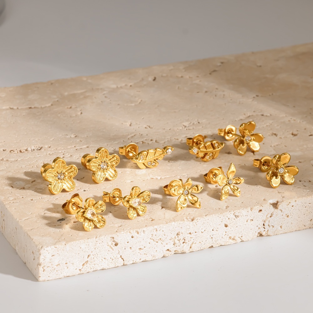 Boucles D'Oreilles Puces Pour Femmes En Acier Inoxydable Doré, Étanches, En Forme De Fleur Délicate Et Ornées De Strass. Image3