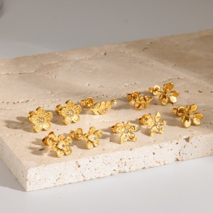 Boucles D'Oreilles Puces Pour Femmes En Acier Inoxydable Doré, Étanches, En Forme De Fleur Délicate Et Ornées De Strass. h5 Image3