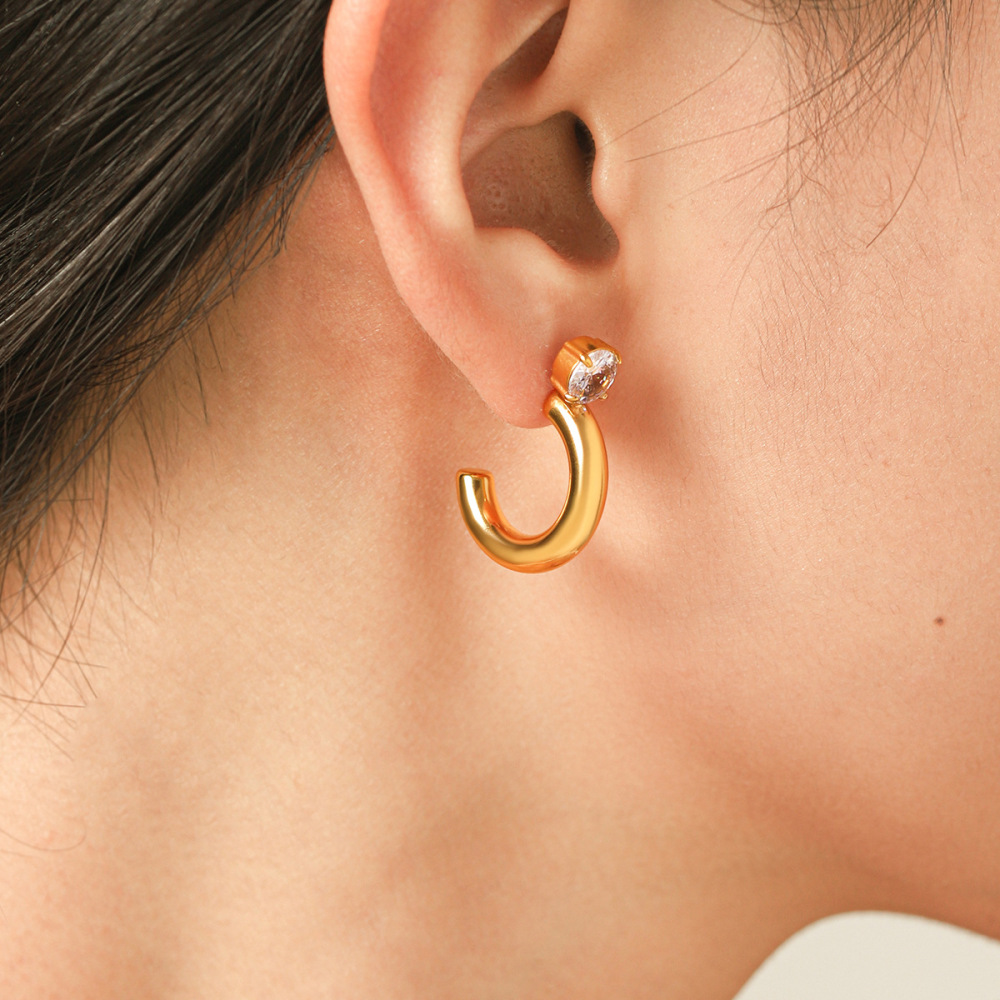Boucles D'Oreilles Puces Pour Femmes Simple Series Daily Lines En Acier Inoxydable Étanche Couleur Or Et Zircon Image6