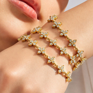 Bracelet À Maillons Pour Femme En Acier Inoxydable, Imperméable, Couleur Or, Orné De Strass Et D'Une Simple Fleur h5 Image3