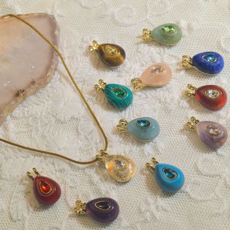 Pendentifs pour femmes en zircon naturel couleur or avec pierre de naissance en forme de goutte