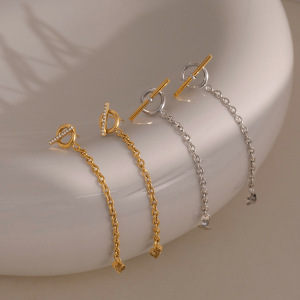 Boucles D'Oreilles Pendantes Pour Femme, Style Décontracté, Avec Pompon Rond, En Acier Inoxydable Étanche, Couleur Or, Collection Simple Series h5 Image2