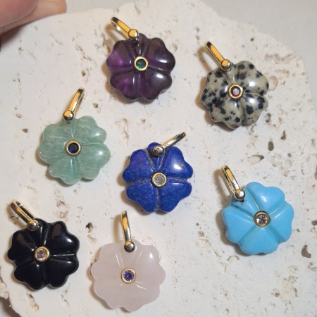 Pendentifs pour femmes en forme de fleur, pierres naturelles, cuivre doré et zircon