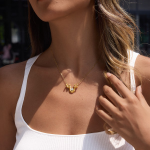 Colliers Pendentifs Pour Femmes, Collection Simple Series Casual Twist Lines, En Acier Inoxydable Étanche, Couleur Or h5 Image4