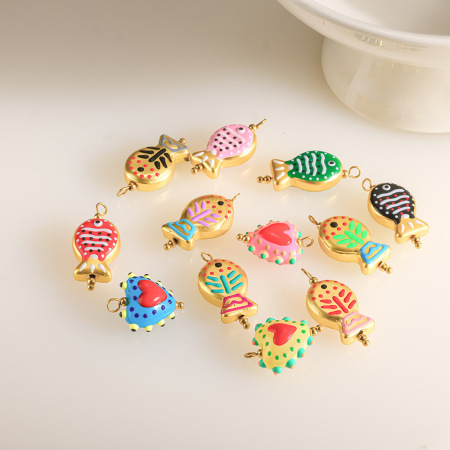 Pendentifs pour femmes Simple Series Sweet Stripe à pois en acier inoxydable étanche couleur or