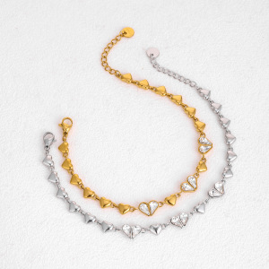 Bracelet Chaîne Pour Femme, Élégant Et Raffiné, Orné D'Un Motif Patchwork En Forme De Cœur, En Acier Inoxydable Étanche Et Zircon Doré. h5 Image3
