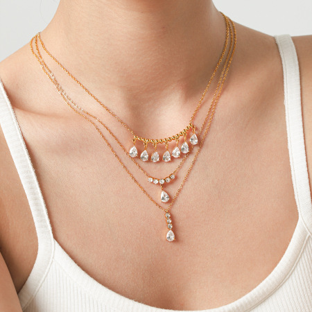 Colliers pendentifs pour femmes de la luxueuse collection Daily Droplet, en acier inoxydable étanche couleur or et zircon.