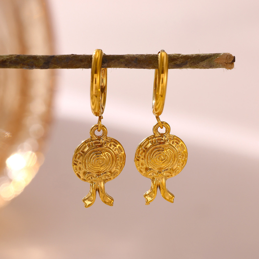 Boucles D'Oreilles Créoles Pour Femmes, Style Rétro, Forme Irrégulière, Motif Fruit, En Acier Inoxydable, Étanches, Couleur Or, Collection Simple Series Image3