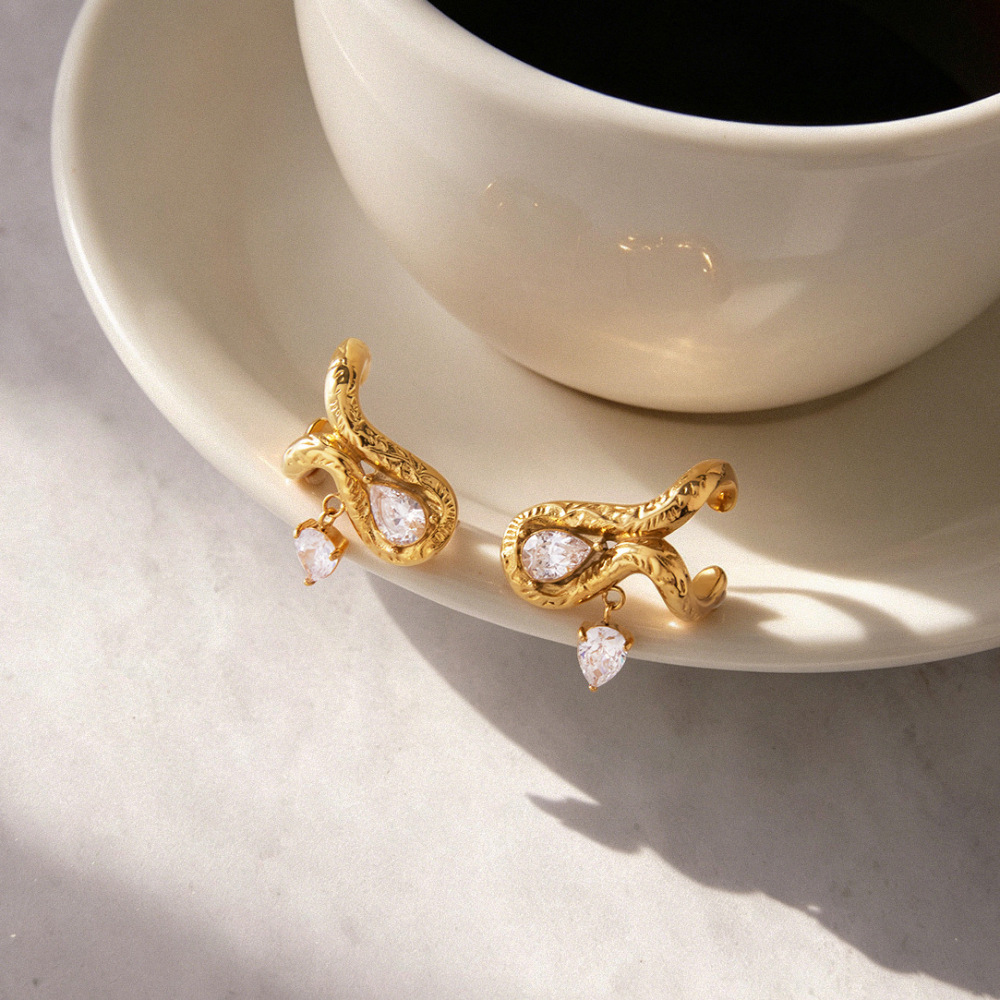Boucles D'Oreilles Puces Pour Femmes, Collection Simple, Style Décontracté, En Forme De Goutte Irrégulière, En Acier Inoxydable Étanche, Couleur Or, Avec Zircon. Image3