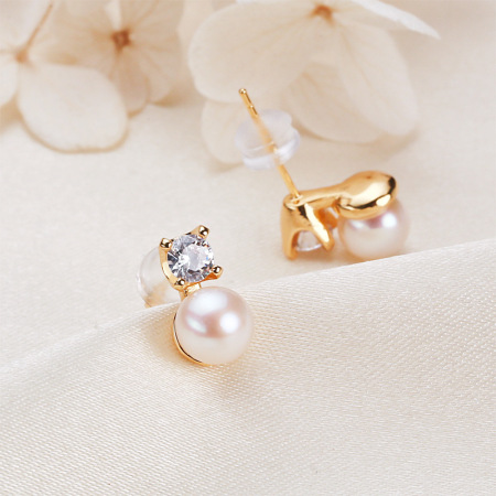 Boucles d'oreilles perles d'eau douce pour femme, élégantes et géométriques, ornées de zircon doré et de perles de la collection Simple Series. 2