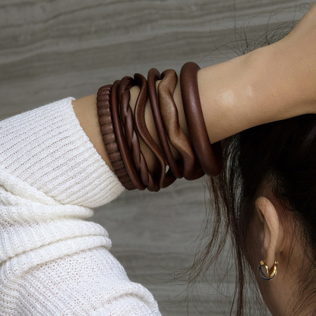 Bracelets en acrylique pour femmes de forme irrégulière
