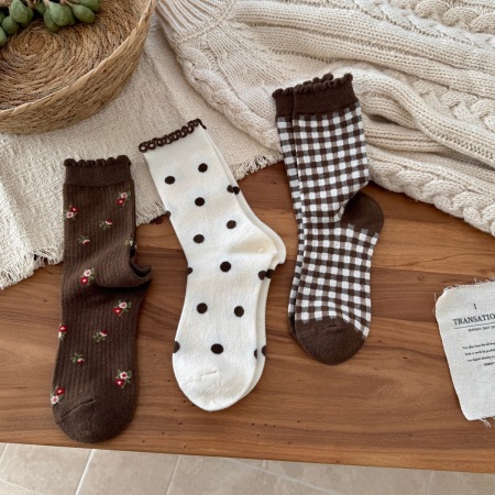 Chaussettes mi-mollet à pois à carreaux basiques High Bounce et petits pois floraux 2