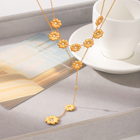 Colliers pendentifs pour femmes Simple Series Daily Flower en acier inoxydable étanche couleur or avec zircon 2