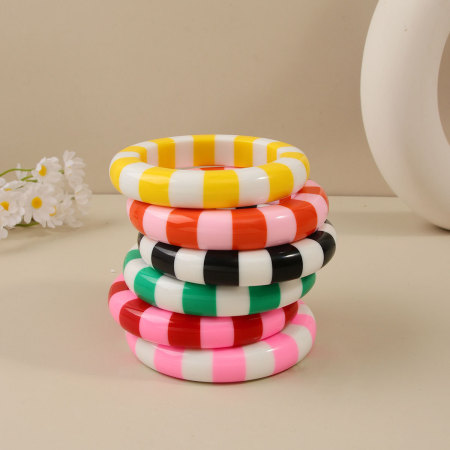 Bracelets pour femmes en résine multicolore à rayures simples