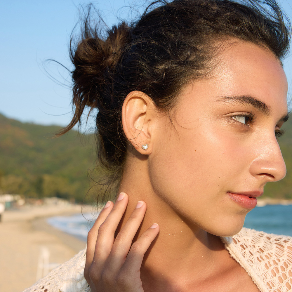 Boucles D'Oreilles Puces Pour Femmes, Collection Simple, En Forme De Cœur Et D'Étoile De Mer, En Acier Inoxydable Étanche, Couleur Or. Image4