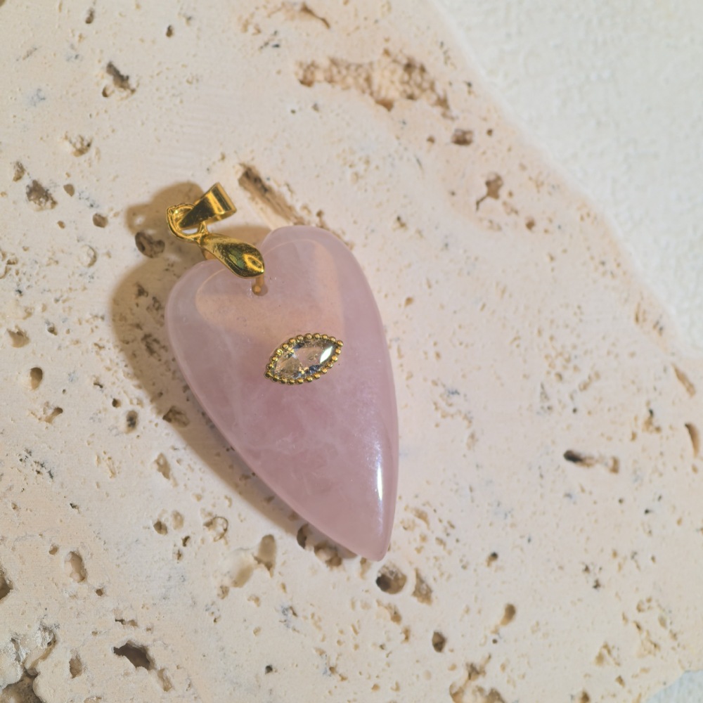 Pendentifs Pour Femmes En Forme De Cœur Avec Pierres Naturelles Œil-De-Diable Et Zircon Couleur Or 