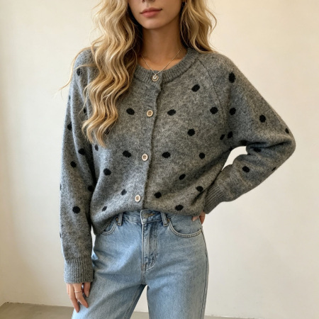 Cardigan élégant et polyvalent à pois en maille, idéal au quotidien