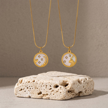 Colliers pendentifs pour femmes, collection Simple, style rétro, constellation animale, en acier inoxydable étanche couleur or.